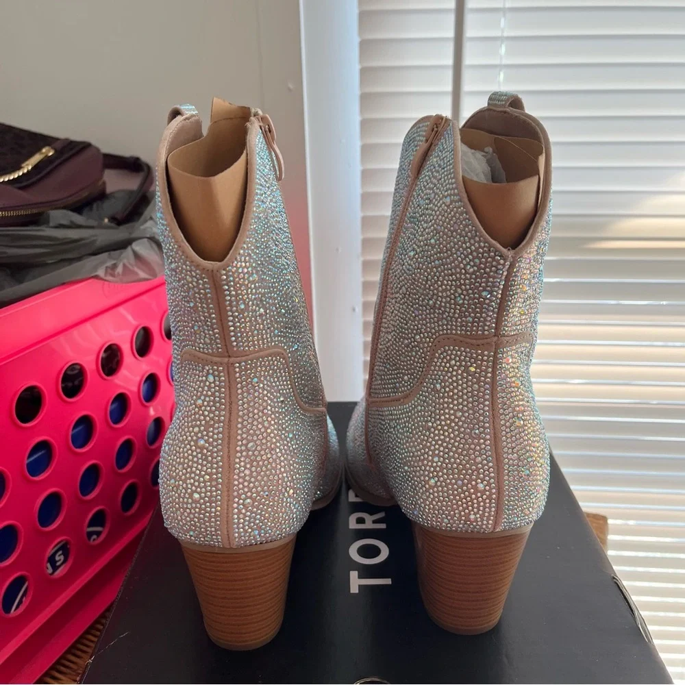 Torrid Embellished Western Booties NIB - Picture 2 of 5